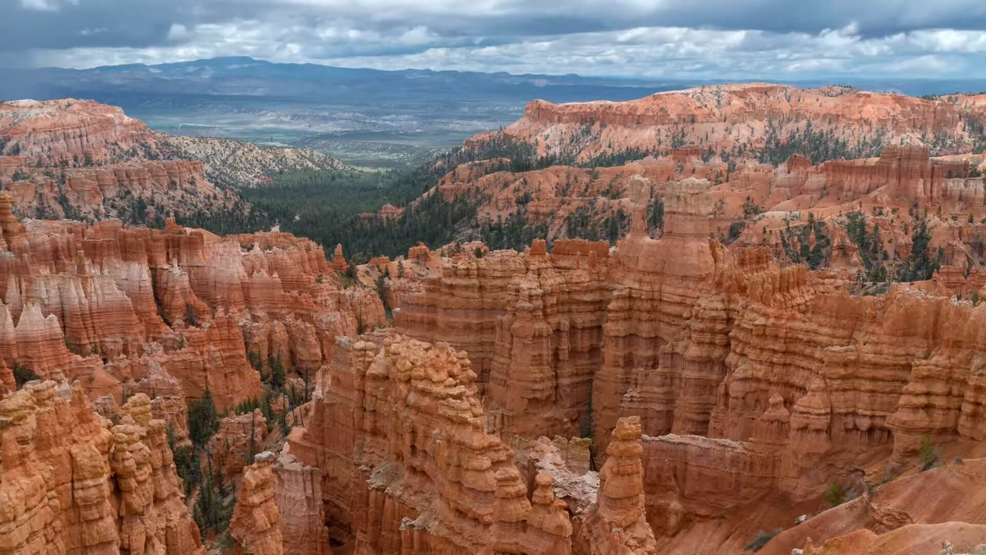 Scenic view of the Fairyland Loop